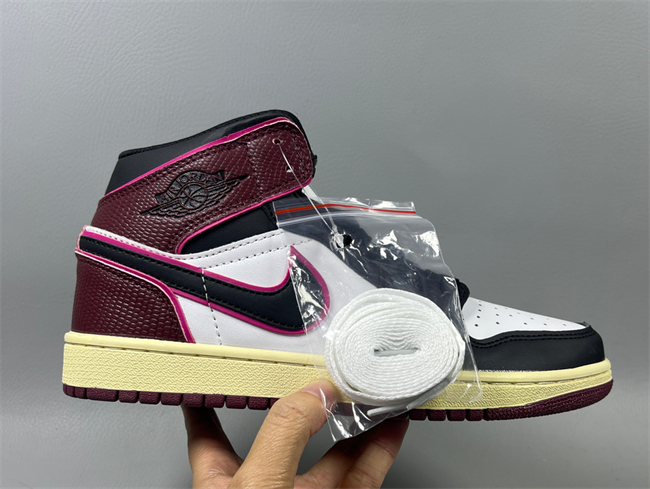 Women Running WeWomen Running Weapon Air Jordan 1 Black/White/Red Shoes 520