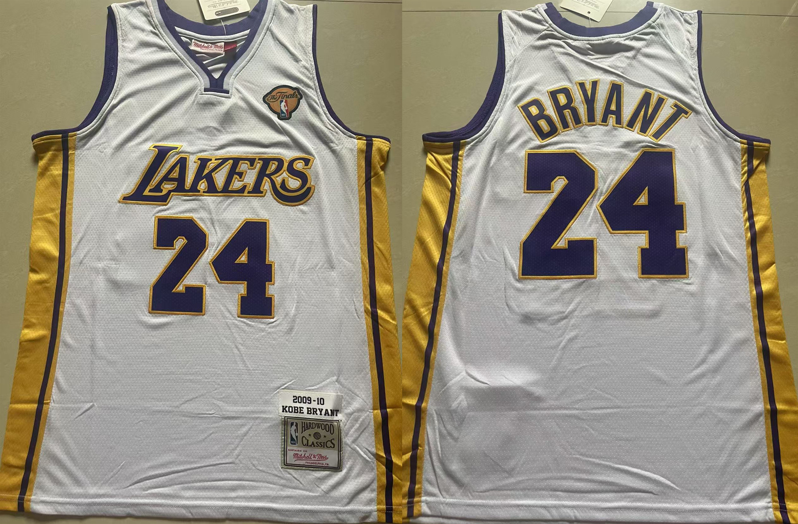 Men's Los Angeles Lakers #24 Kobe Bryant White 2009-10 Stitched Basketball Jersey Men's Los Angeles Lakers #24 Kobe Bryant White 2009-10 Stitched Basketball Jersey